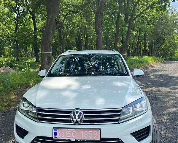 Білий Фольксваген Туарег, об'ємом двигуна 3 л та пробігом 222 тис. км за 24999 $, фото 21 на Automoto.ua