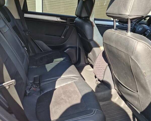 Фольксваген Туарег 2016 в Киеве на Automoto.ua Белый Фольксваген Туарег, объемом двигателя 3 л и пробегом 180 тыс. км за 22500 $, фото 13 на Automoto.ua