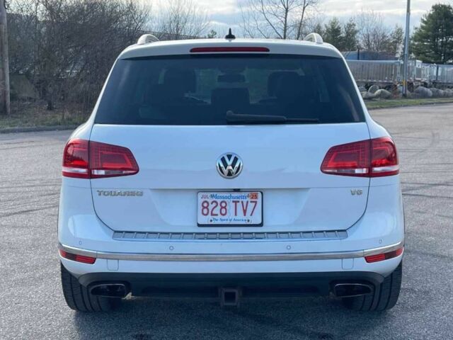 Белый Фольксваген Туарег, объемом двигателя 0 л и пробегом 31 тыс. км за 16000 $, фото 6 на Automoto.ua