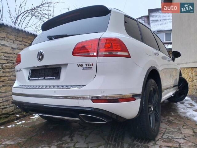 Белый Фольксваген Туарег, объемом двигателя 3 л и пробегом 183 тыс. км за 28700 $, фото 7 на Automoto.ua