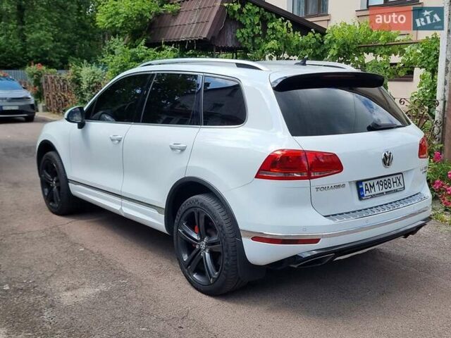 Белый Фольксваген Туарег, объемом двигателя 2.97 л и пробегом 237 тыс. км за 31000 $, фото 4 на Automoto.ua