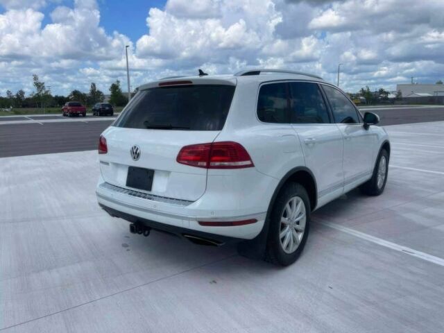 Белый Фольксваген Туарег, объемом двигателя 3.6 л и пробегом 71 тыс. км за 7500 $, фото 7 на Automoto.ua