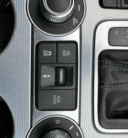 Білий Фольксваген Туарег, об'ємом двигуна 3 л та пробігом 192 тис. км за 31000 $, фото 26 на Automoto.ua