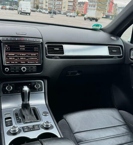 Білий Фольксваген Туарег, об'ємом двигуна 3 л та пробігом 192 тис. км за 31000 $, фото 18 на Automoto.ua