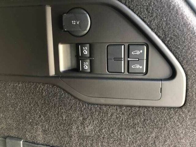 Белый Фольксваген Туарег, объемом двигателя 3 л и пробегом 136 тыс. км за 23000 $, фото 21 на Automoto.ua