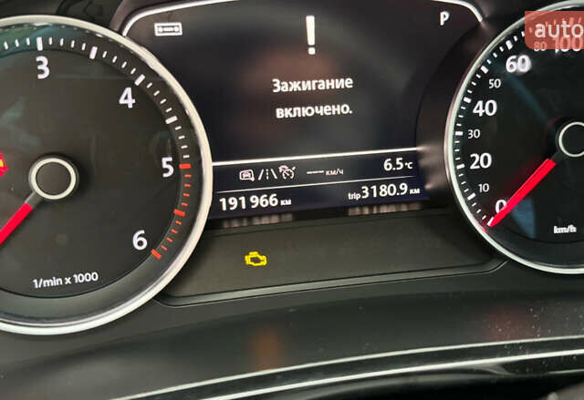 Білий Фольксваген Туарег, об'ємом двигуна 3 л та пробігом 192 тис. км за 31000 $, фото 27 на Automoto.ua