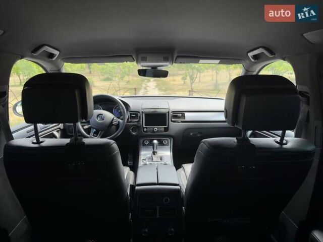 Белый Фольксваген Туарег, объемом двигателя 2.97 л и пробегом 185 тыс. км за 33500 $, фото 15 на Automoto.ua