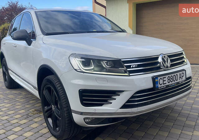 Білий Фольксваген Туарег, об'ємом двигуна 2.97 л та пробігом 250 тис. км за 32500 $, фото 5 на Automoto.ua