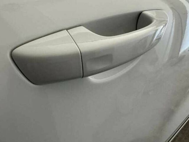 Белый Фольксваген Туарег, объемом двигателя 3 л и пробегом 110 тыс. км за 22000 $, фото 9 на Automoto.ua