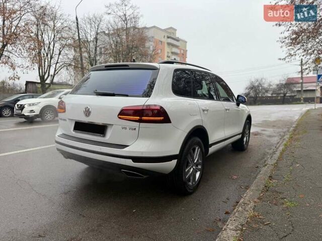 Белый Фольксваген Туарег, объемом двигателя 2.97 л и пробегом 161 тыс. км за 33000 $, фото 18 на Automoto.ua