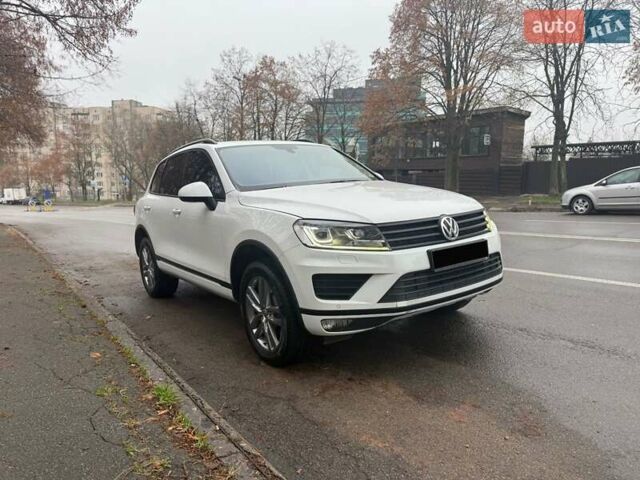 Белый Фольксваген Туарег, объемом двигателя 2.97 л и пробегом 161 тыс. км за 33000 $, фото 7 на Automoto.ua