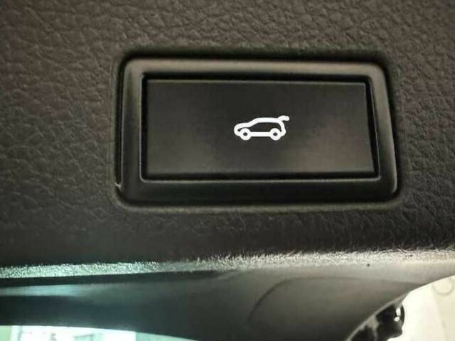 Белый Фольксваген Туарег, объемом двигателя 3 л и пробегом 110 тыс. км за 22000 $, фото 17 на Automoto.ua