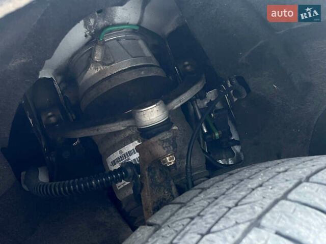 Белый Фольксваген Туарег, объемом двигателя 2.97 л и пробегом 237 тыс. км за 28500 $, фото 10 на Automoto.ua