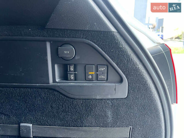 Белый Фольксваген Туарег, объемом двигателя 2.97 л и пробегом 237 тыс. км за 28500 $, фото 6 на Automoto.ua