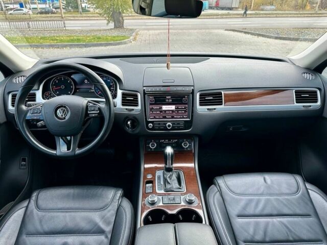 Білий Фольксваген Туарег, об'ємом двигуна 3 л та пробігом 180 тис. км за 29500 $, фото 21 на Automoto.ua