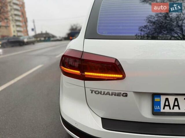 Белый Фольксваген Туарег, объемом двигателя 2.97 л и пробегом 161 тыс. км за 33000 $, фото 15 на Automoto.ua