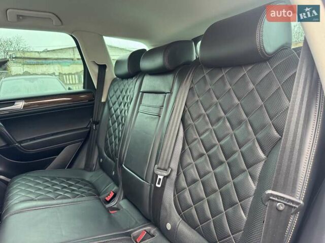 Белый Фольксваген Туарег, объемом двигателя 2.97 л и пробегом 215 тыс. км за 27900 $, фото 32 на Automoto.ua