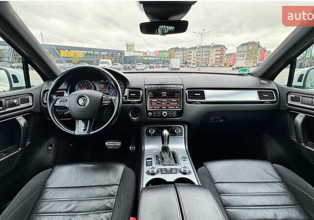 Білий Фольксваген Туарег, об'ємом двигуна 3 л та пробігом 192 тис. км за 31000 $, фото 16 на Automoto.ua