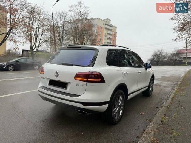 Белый Фольксваген Туарег, объемом двигателя 2.97 л и пробегом 161 тыс. км за 33000 $, фото 16 на Automoto.ua