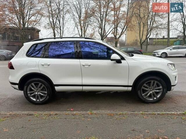 Белый Фольксваген Туарег, объемом двигателя 2.97 л и пробегом 161 тыс. км за 33000 $, фото 19 на Automoto.ua