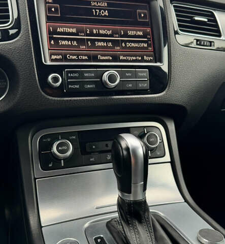 Білий Фольксваген Туарег, об'ємом двигуна 3 л та пробігом 192 тис. км за 31000 $, фото 28 на Automoto.ua