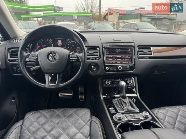 Белый Фольксваген Туарег, объемом двигателя 2.97 л и пробегом 215 тыс. км за 27900 $, фото 29 на Automoto.ua