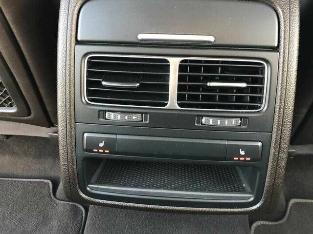 Белый Фольксваген Туарег, объемом двигателя 3 л и пробегом 136 тыс. км за 23000 $, фото 19 на Automoto.ua