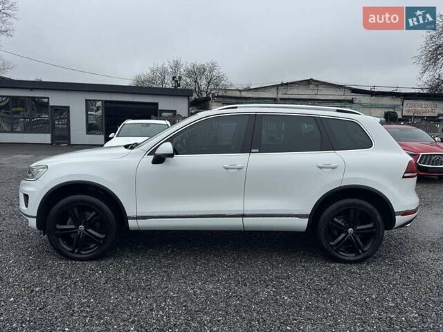 Белый Фольксваген Туарег, объемом двигателя 2.97 л и пробегом 215 тыс. км за 27900 $, фото 62 на Automoto.ua