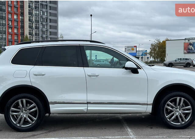 Білий Фольксваген Туарег, об'ємом двигуна 3 л та пробігом 192 тис. км за 31000 $, фото 8 на Automoto.ua