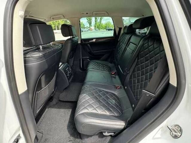 Белый Фольксваген Туарег, объемом двигателя 3 л и пробегом 110 тыс. км за 22000 $, фото 16 на Automoto.ua