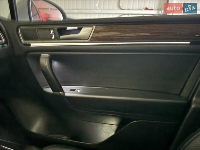 Белый Фольксваген Туарег, объемом двигателя 2.97 л и пробегом 215 тыс. км за 27900 $, фото 93 на Automoto.ua