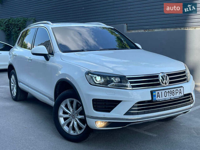 Белый Фольксваген Туарег, объемом двигателя 2.97 л и пробегом 237 тыс. км за 28500 $, фото 37 на Automoto.ua