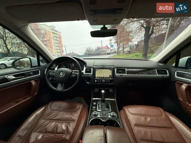 Белый Фольксваген Туарег, объемом двигателя 2.97 л и пробегом 161 тыс. км за 33000 $, фото 22 на Automoto.ua