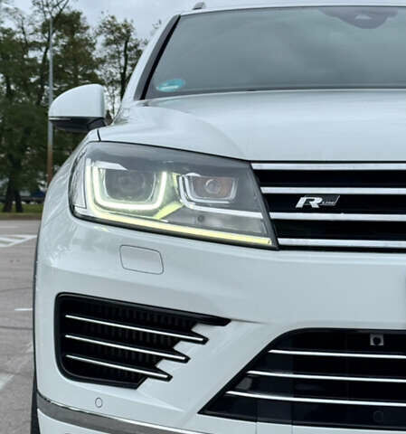 Білий Фольксваген Туарег, об'ємом двигуна 3 л та пробігом 192 тис. км за 31000 $, фото 10 на Automoto.ua