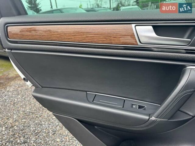 Белый Фольксваген Туарег, объемом двигателя 2.97 л и пробегом 215 тыс. км за 27900 $, фото 26 на Automoto.ua