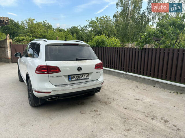 Белый Фольксваген Туарег, объемом двигателя 2.97 л и пробегом 292 тыс. км за 29900 $, фото 3 на Automoto.ua