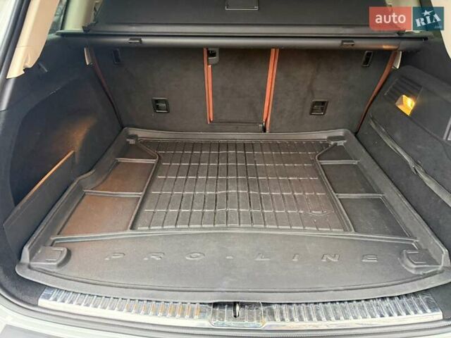 Белый Фольксваген Туарег, объемом двигателя 2.97 л и пробегом 161 тыс. км за 33000 $, фото 33 на Automoto.ua