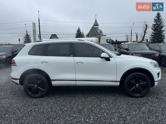 Белый Фольксваген Туарег, объемом двигателя 2.97 л и пробегом 215 тыс. км за 27900 $, фото 63 на Automoto.ua
