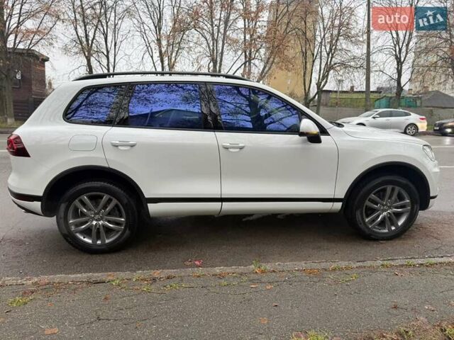 Белый Фольксваген Туарег, объемом двигателя 2.97 л и пробегом 161 тыс. км за 33000 $, фото 21 на Automoto.ua