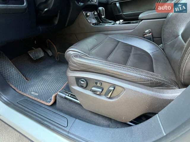 Белый Фольксваген Туарег, объемом двигателя 2.97 л и пробегом 237 тыс. км за 28500 $, фото 33 на Automoto.ua