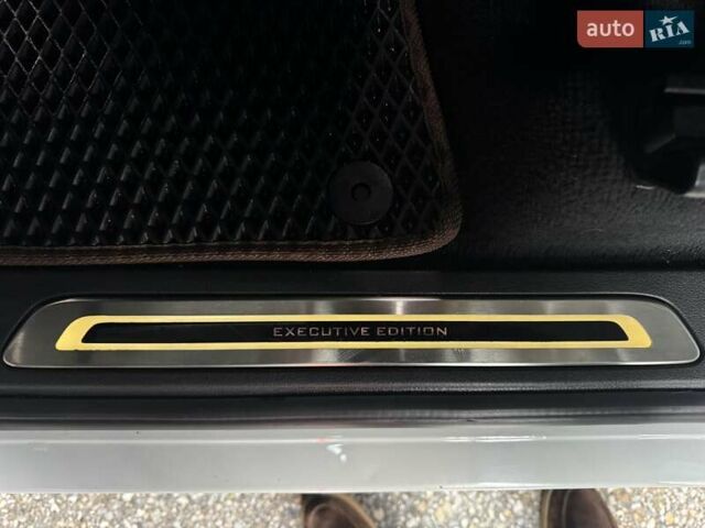 Белый Фольксваген Туарег, объемом двигателя 2.97 л и пробегом 215 тыс. км за 27900 $, фото 94 на Automoto.ua