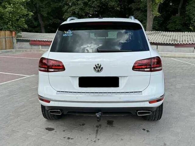 Белый Фольксваген Туарег, объемом двигателя 3 л и пробегом 110 тыс. км за 22000 $, фото 5 на Automoto.ua