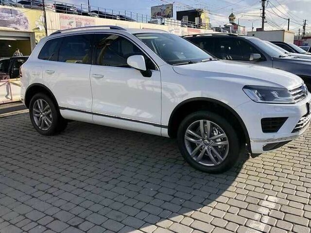 Белый Фольксваген Туарег, объемом двигателя 3 л и пробегом 136 тыс. км за 23000 $, фото 3 на Automoto.ua