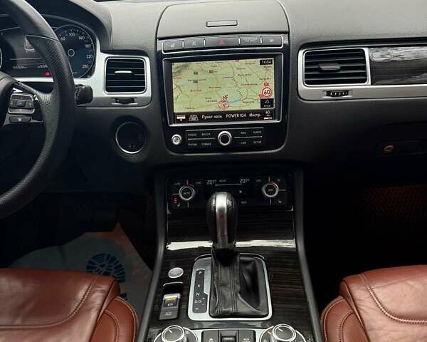 Белый Фольксваген Туарег, объемом двигателя 2.97 л и пробегом 161 тыс. км за 33000 $, фото 32 на Automoto.ua