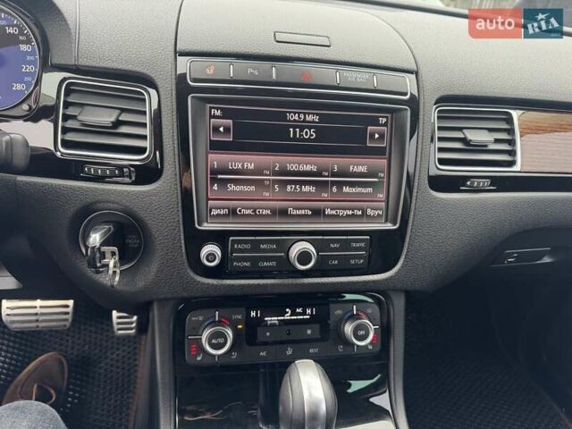 Белый Фольксваген Туарег, объемом двигателя 2.97 л и пробегом 215 тыс. км за 27900 $, фото 78 на Automoto.ua