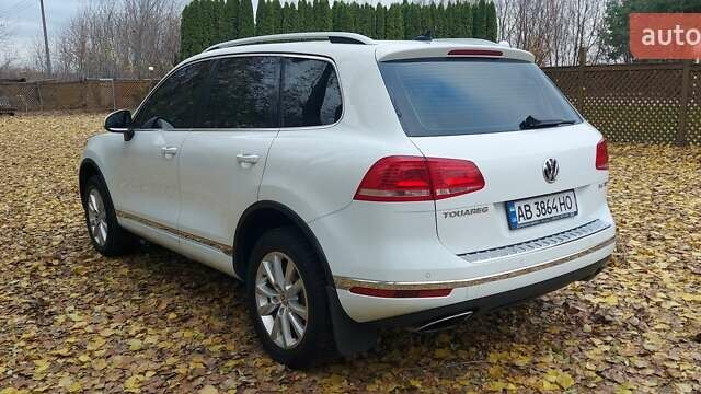 Белый Фольксваген Туарег, объемом двигателя 3 л и пробегом 103 тыс. км за 27500 $, фото 3 на Automoto.ua