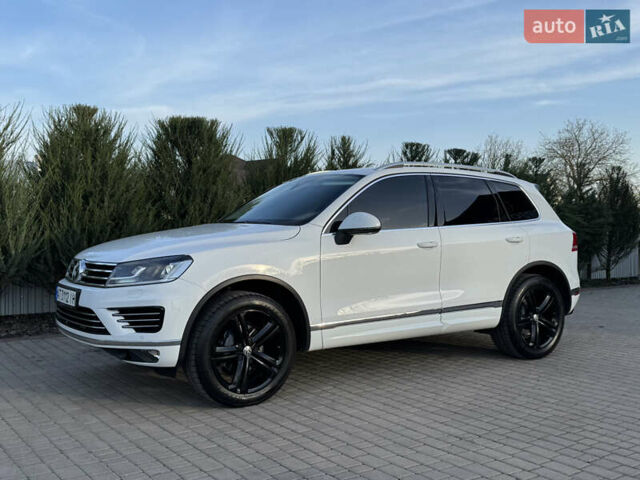 Білий Фольксваген Туарег, об'ємом двигуна 3 л та пробігом 229 тис. км за 32600 $, фото 8 на Automoto.ua