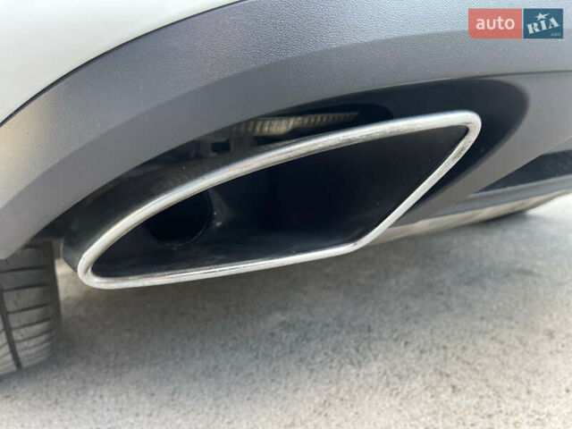 Белый Фольксваген Туарег, объемом двигателя 2.97 л и пробегом 237 тыс. км за 28500 $, фото 46 на Automoto.ua