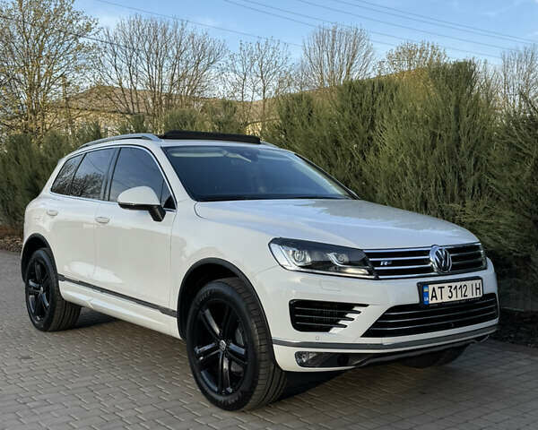 Білий Фольксваген Туарег, об'ємом двигуна 3 л та пробігом 229 тис. км за 32600 $, фото 14 на Automoto.ua