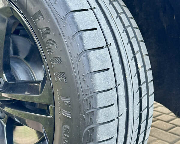 Білий Фольксваген Туарег, об'ємом двигуна 3 л та пробігом 229 тис. км за 32600 $, фото 19 на Automoto.ua